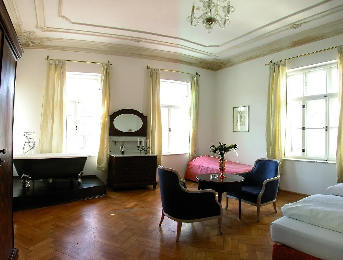 Hotel Mariandl Munich